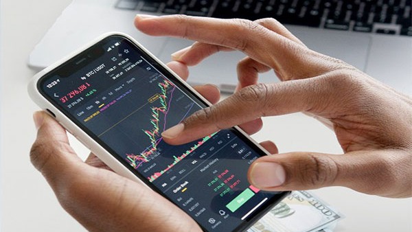 Indian stock indices extend losses, fall marginally Friday