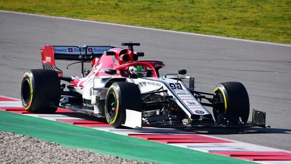 Motor racing-F1 is duty bound to raise awareness, says Hamilton