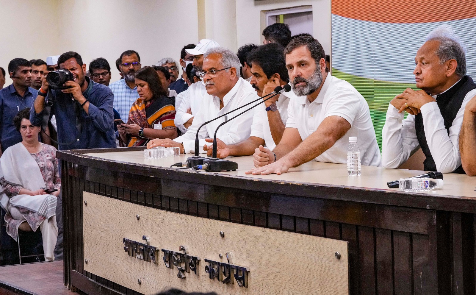 Rahuls 1st press meet since his disqualification as MP