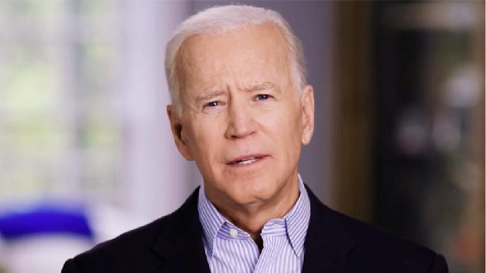 Biden seeks to show stability in bid to avert banking chaos