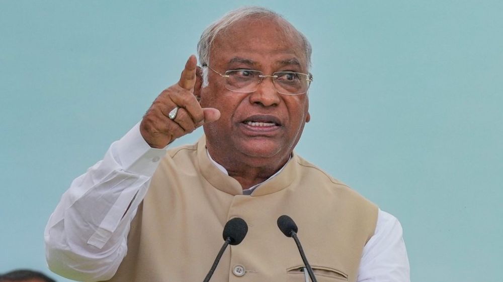 Kharge likely to meet Dalit professionals, activists in Chennai