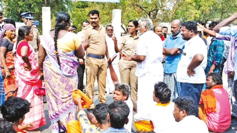 Tiruchy: Jolly stone-pelting ends in Class 10 boy’s death