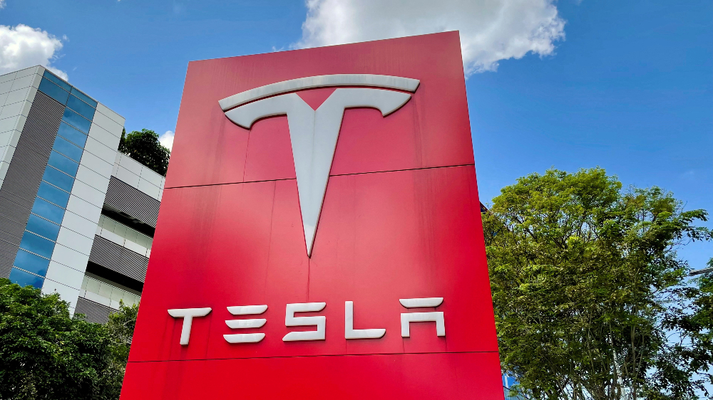 Tesla to launch solar power charging feature in app