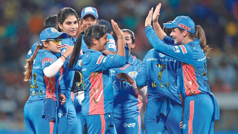 Mumbai Indians storms into final