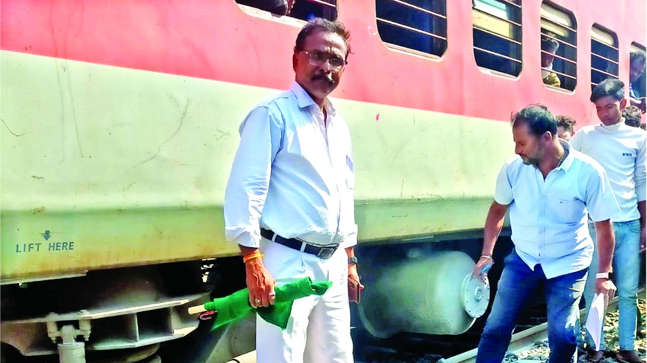 Loco pilot halts train noticing fire in coach, averts big mishap