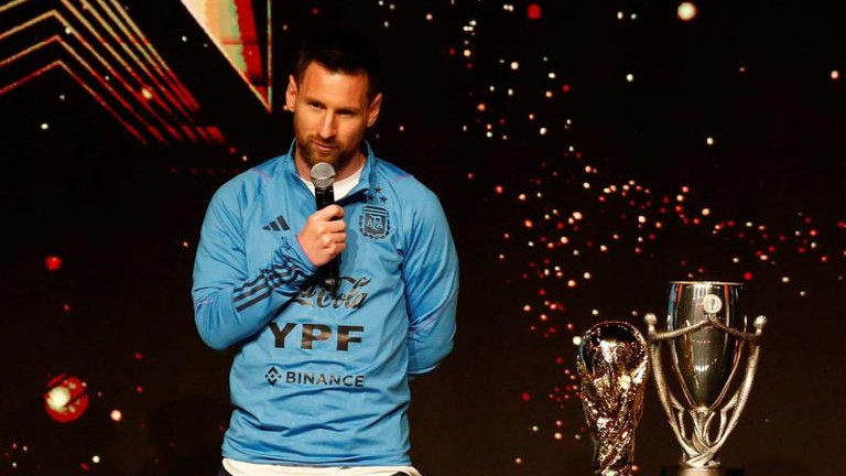 Soccer-Milestone Messi shines in Argentine goal fest