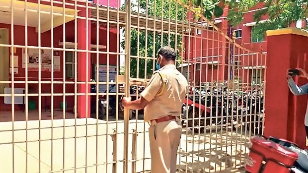 Indias 63 police stations dont have vehicle, 285 dont have mobiles