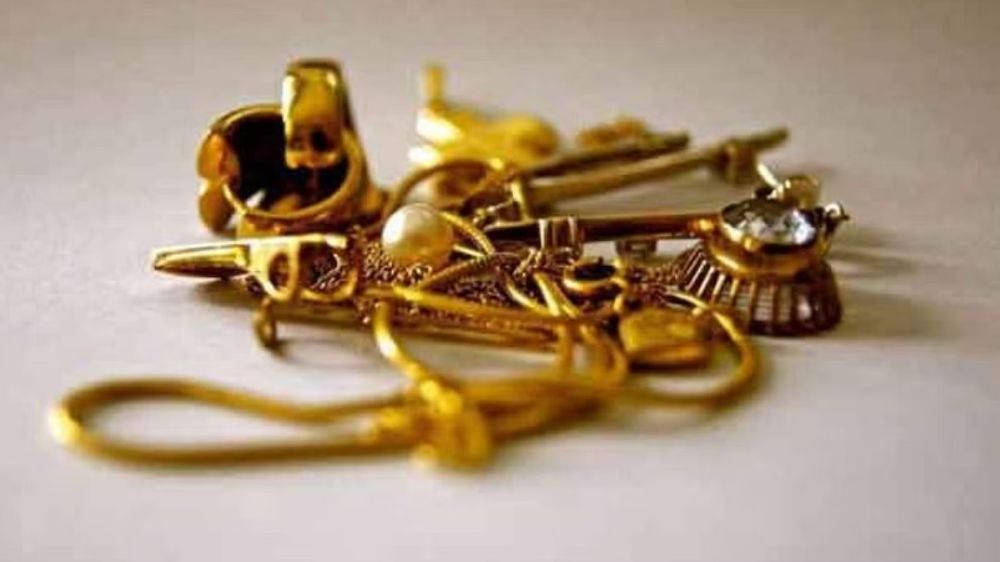 Woman obsessed with Reels steals jewels from locked house