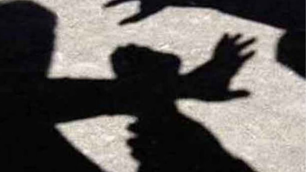 Man asks ex-wife to repay loan, attacked by her husband
