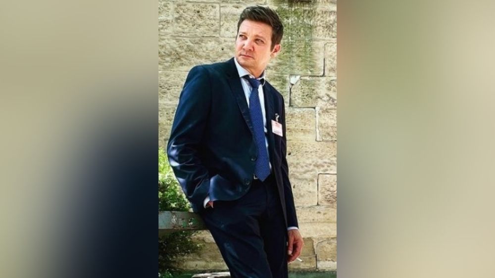 Jeremy Renner broke 8 ribs in 14 places in snow plow accident