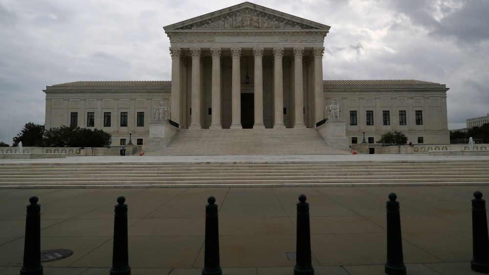 US SC justices get tougher rules for reporting free trips, gifts
