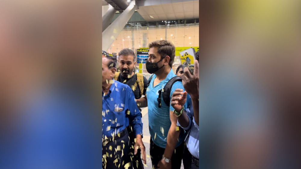 IPL fever begins: Thala Dhoni returns to Chennai