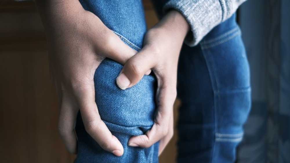 Non-surgical treatment helps to reduce knee pain for adults over 50