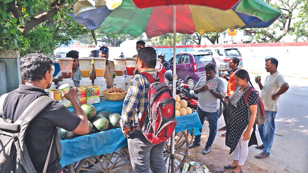 ‘Contaminated ice used in petty shops leads to water-borne illnesses’