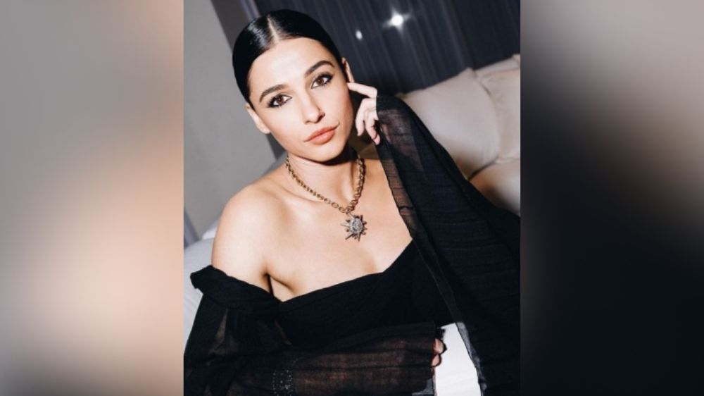 Naomi Scott feels beautiful during good sex Naomi Scott feels beautiful during good sex