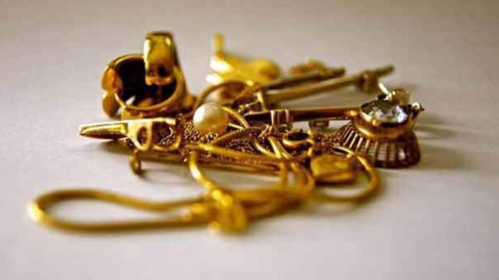 Posing as customer, city woman steals jewels from Tiruvallur shops