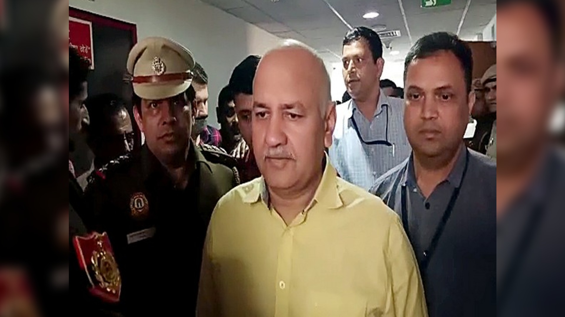 FIR filed after poster in favour of Sisodia found in Delhi school FIR filed after poster in favour of Sisodia found in Delhi school