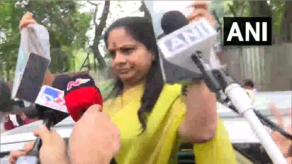 Kavitha arrives at ED office for questioning in liquor policy case
