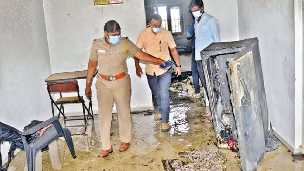 Refrigerator blast kills policeman, woman in Pollachi Refrigerator blast kills policeman, woman in Pollachi