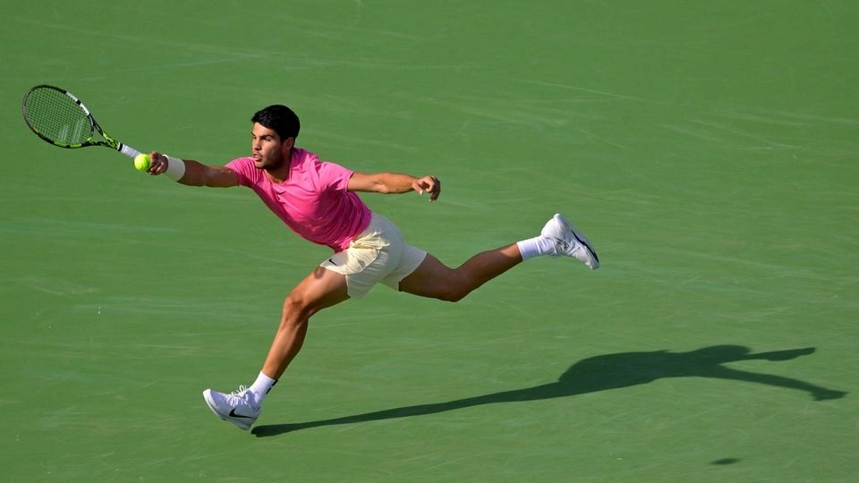 Alcaraz routs Medvedev in Indian Wells final, reclaims No. 1 ranking