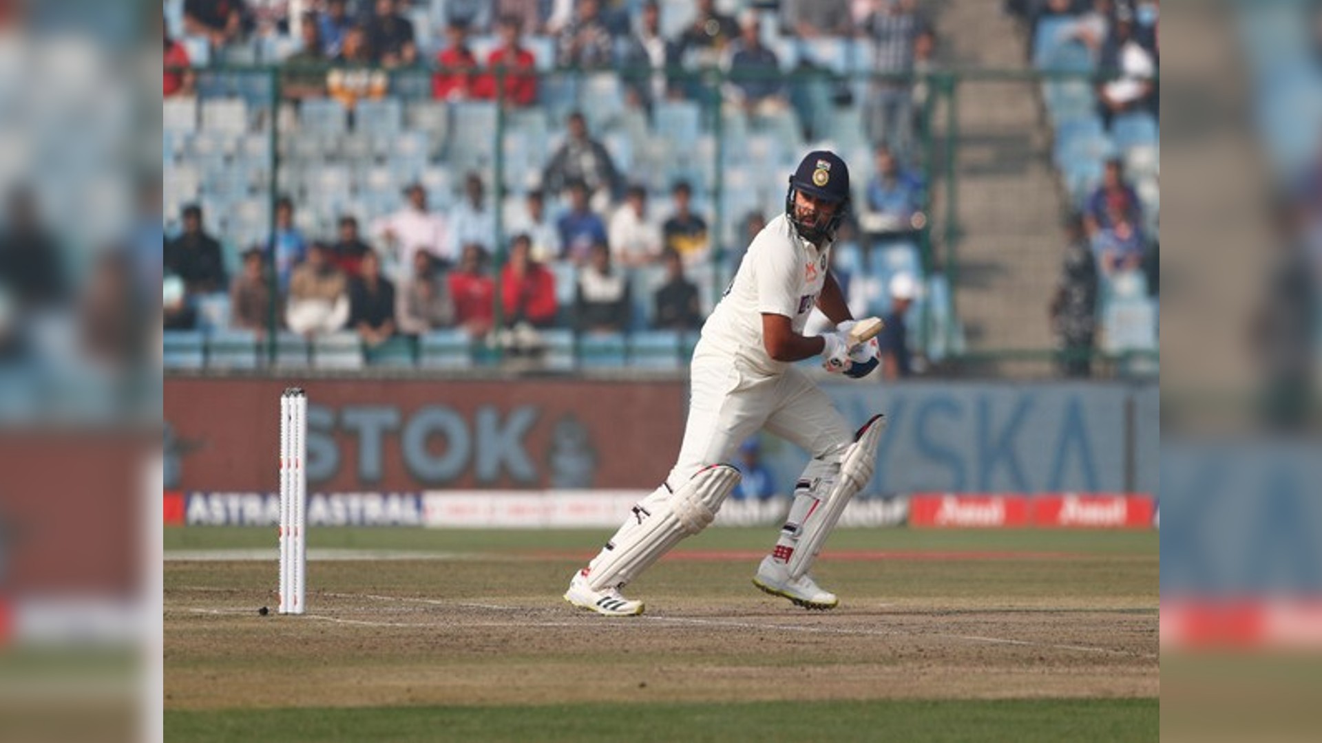 India opt to bat against Australia in 3rd Test; Gill replaces Rahul India opt to bat against Australia in 3rd Test; Gill replaces Rahul