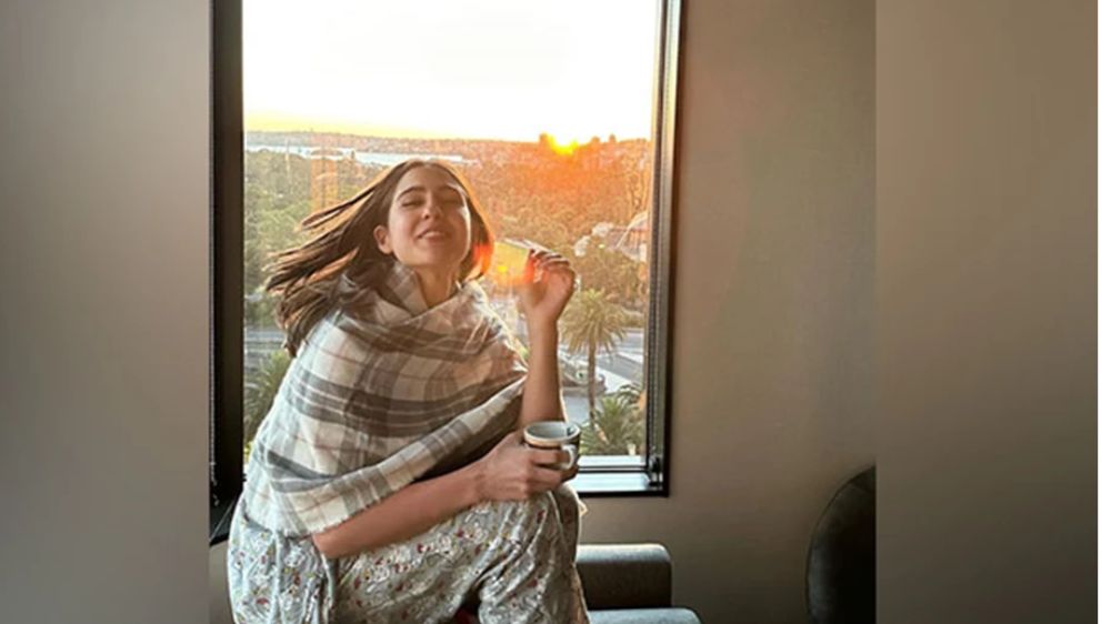 Sara Ali Khan enjoys autorickshaw ride, desi food on Punjab trip