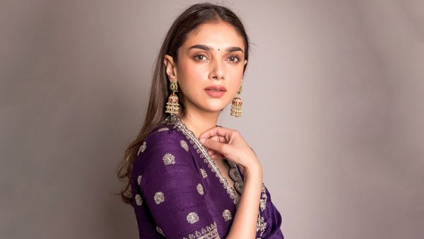Aditi Rao Hydari unveils her Jubilee first look poster Aditi Rao Hydari unveils her Jubilee first look poster
