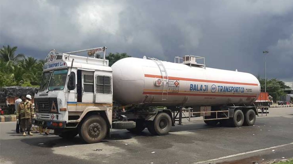 LPG leak from tanker lorry creates flutter in Chennai-Tiruchy Highway