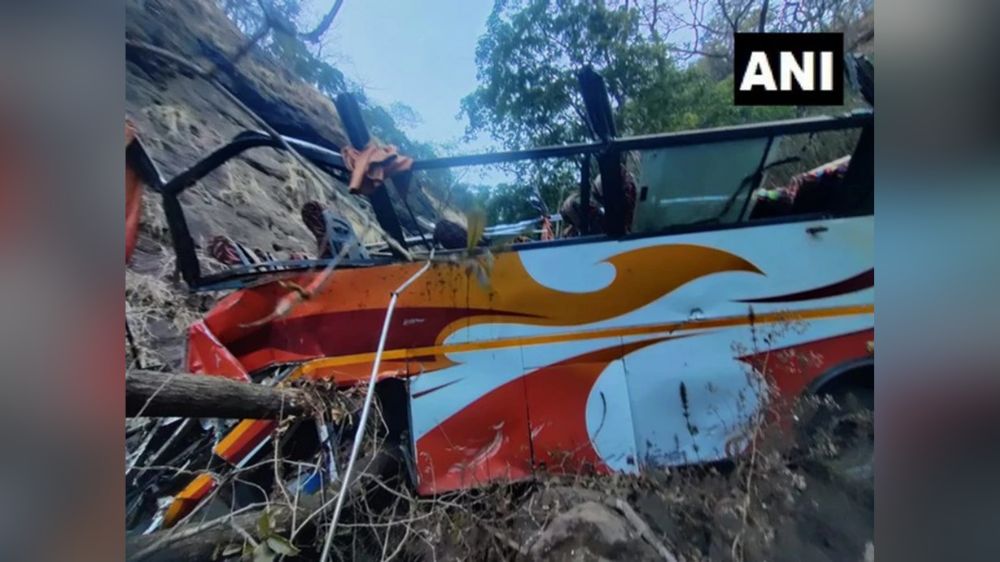 12 dead, over 25 injured after bus falls into ditch in Raigad