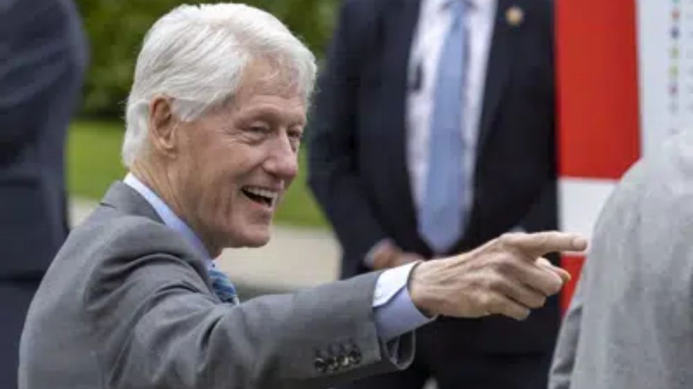 Clinton optimistic Northern Ireland govt will be revived