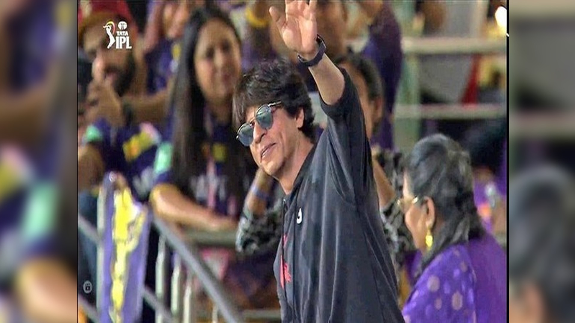 SRK shakes a leg to Jhoome Jo Pathaan at KKR match at Eden Gardens