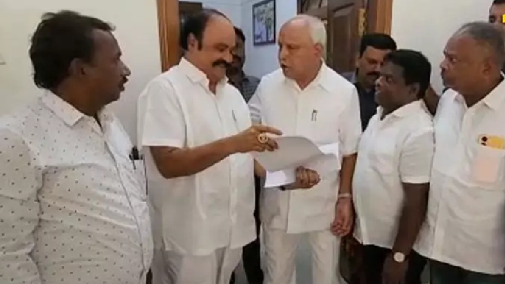 Karnataka polls: Pugazhenthi holds meeting with Yediyurappa