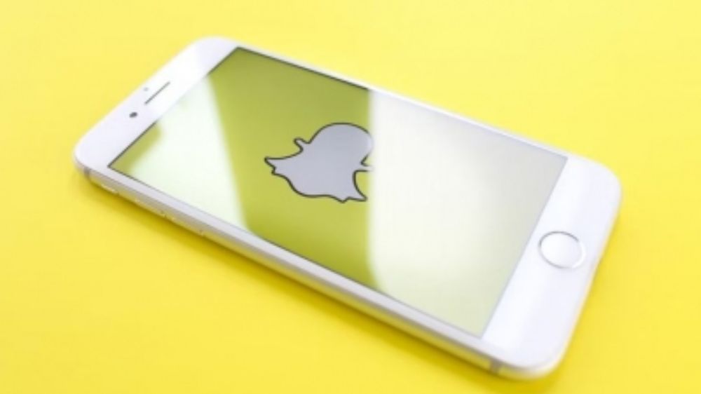Snapchat sees rise in negative reviews as users slam My AI feature