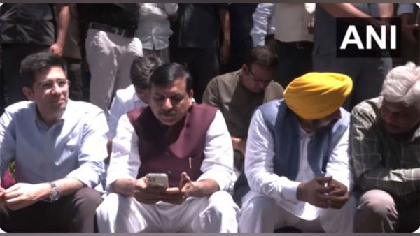 Kejriwal questioning: CM Bhagwant Mann, Sanjay Singh protest in Delhi