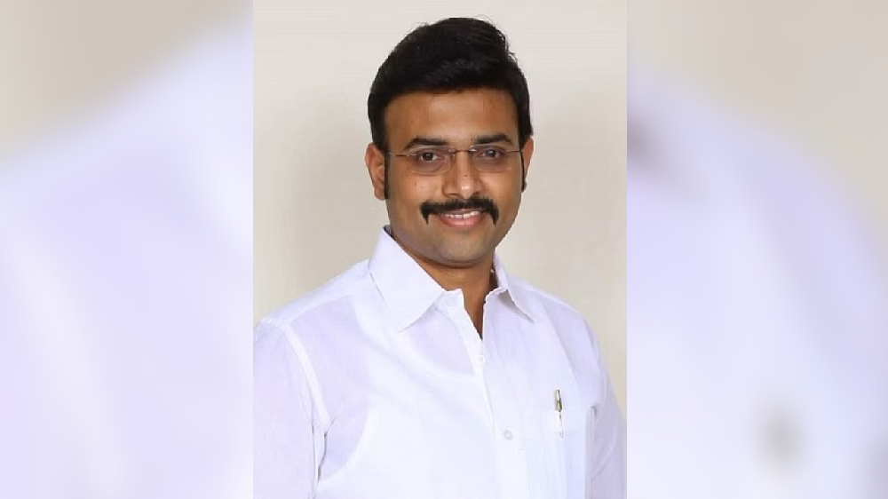 Will de-reserve land for Bannari temple: Min