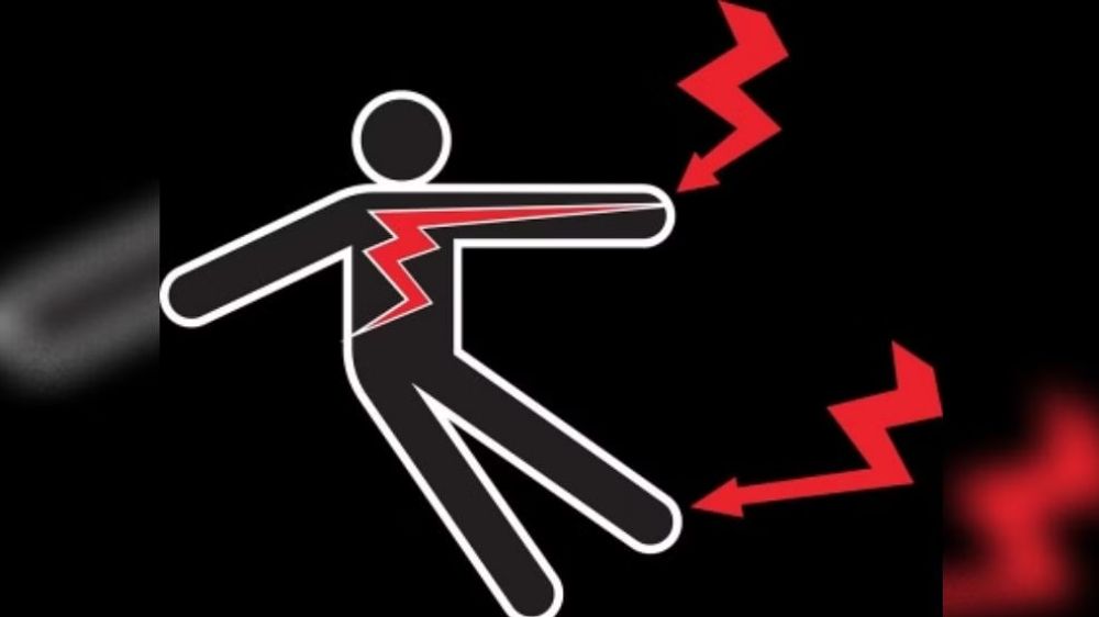 Class 9 girl electrocuted after touching switch board with wet hands