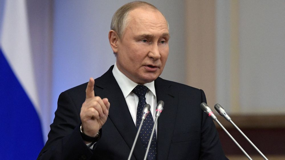 Russian defector sheds light on Putins secret train network