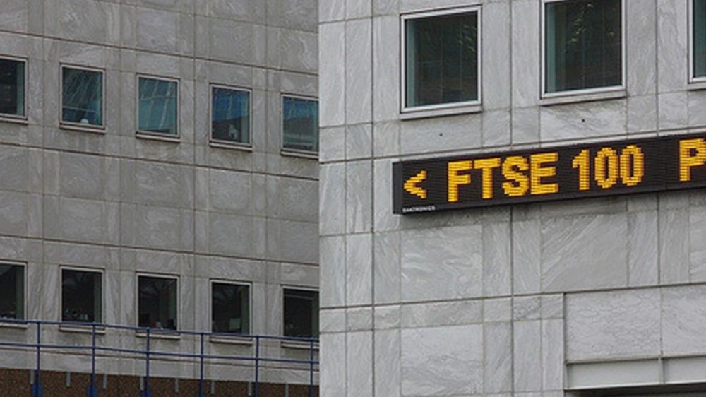 Londons FTSE 100 slips as energy stocks drag