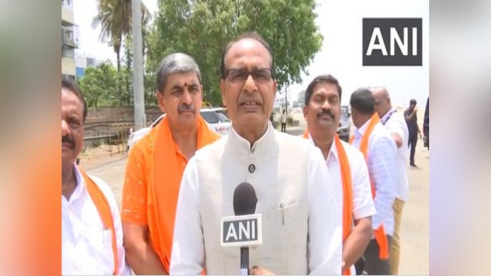 Siddaramaiah, Kharge, DKS dangerous for development of Ktaka