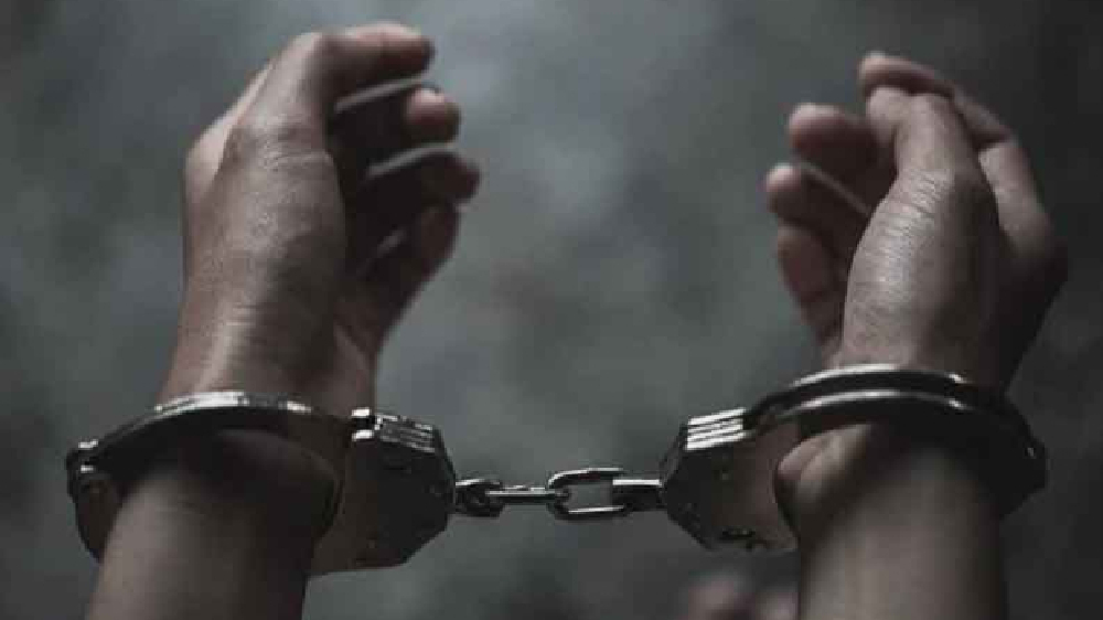 6 held for attempting to steal two-wheeler 6 held for attempting to steal two-wheeler