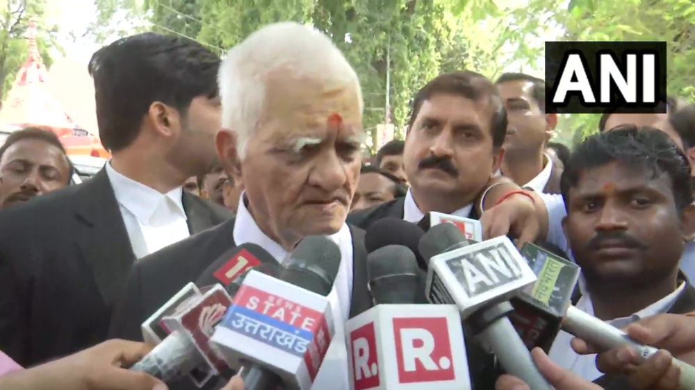 Crude bomb hurled near residence of Atiqs lawyer: Police