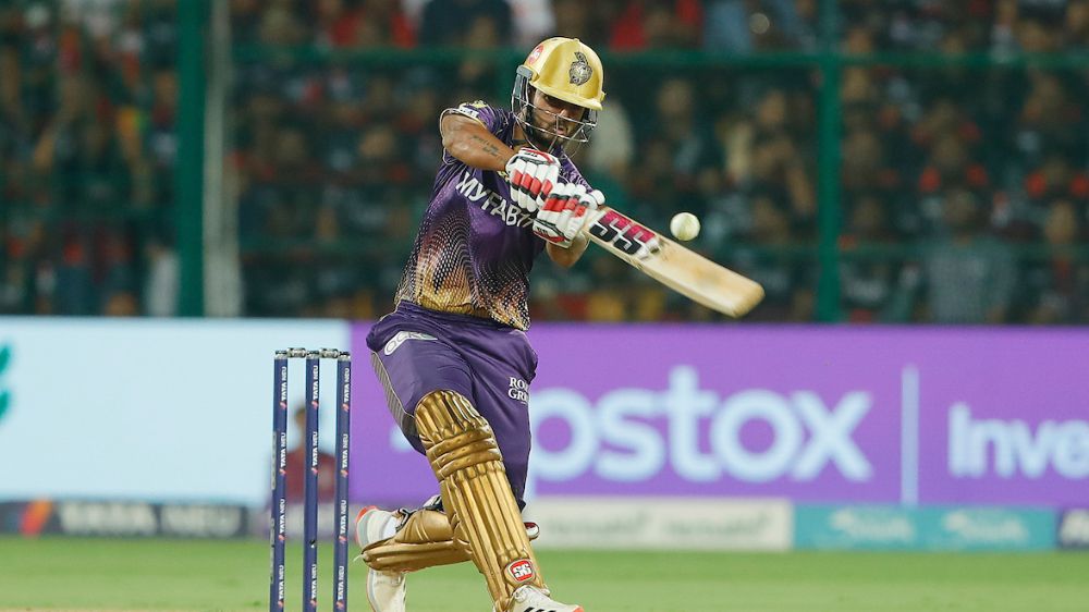 KKR make 200/5 against RCB in IPL