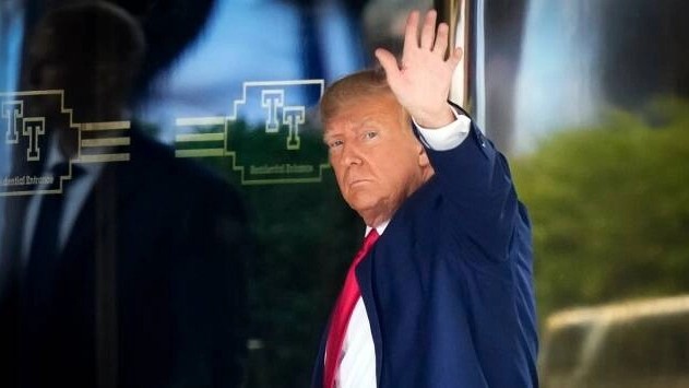 Indicted Trump arrives in New York for his day in court