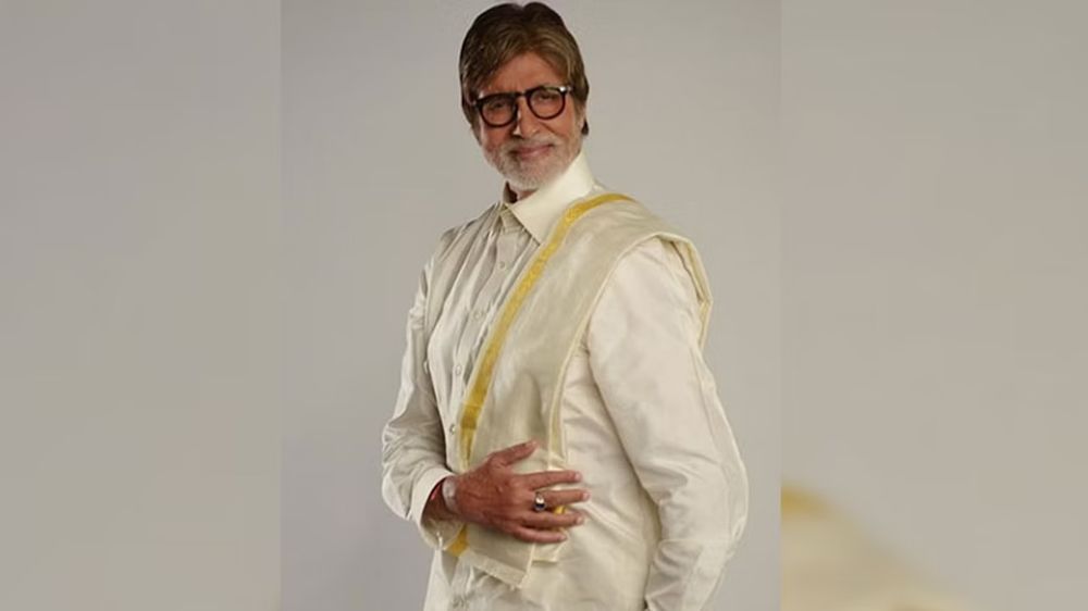 Big B requests Twitter to return his blue tick Big B requests Twitter to return his blue tick