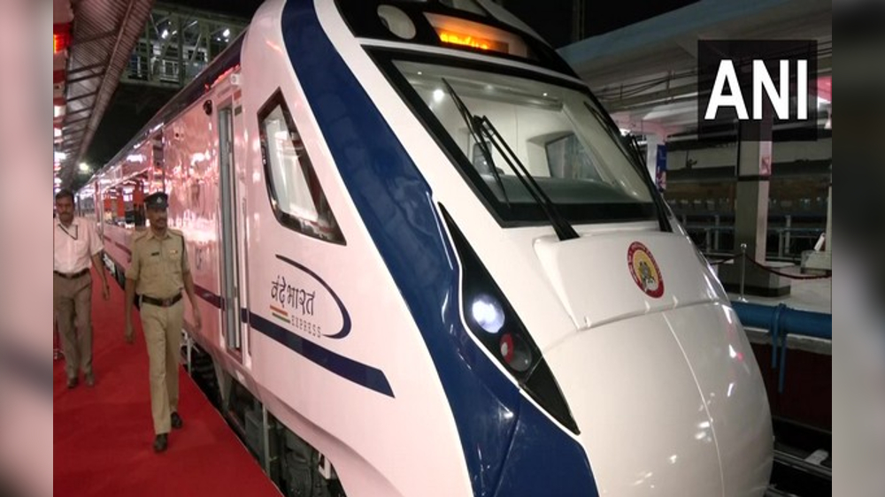 Stones pelted at Vande Bharat Express again in Visakhapatnam