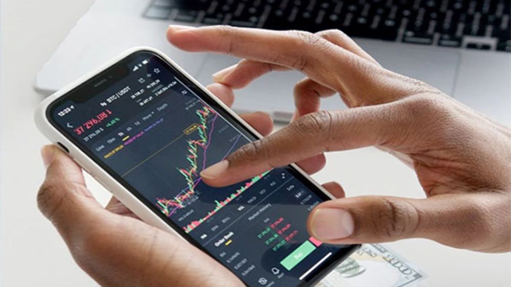 Indian stock indices continue to remain largely steady