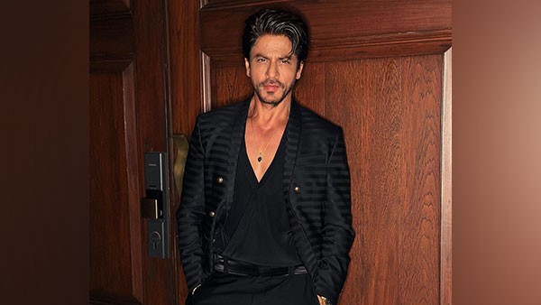 SRK breaks internet with his electrifying dance on Jhoome Jo Pathaan SRK breaks internet with his electrifying dance on Jhoome Jo Pathaan