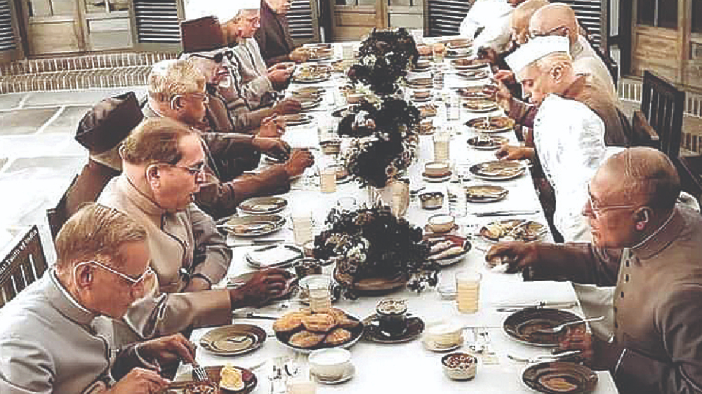 DeTect: Pic of lunch hosted by Patel shared falsely as Iftar party