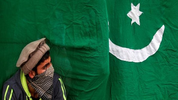 Pak govt decides not to accept SCs decision on Punjab polls