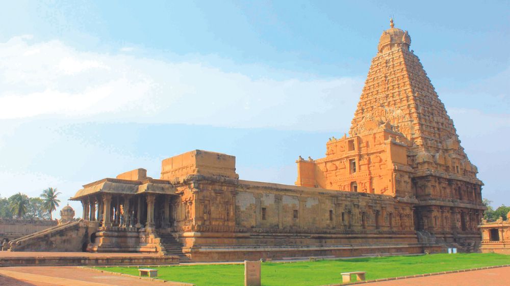 Pilgrimage tours bring  huge economic gains